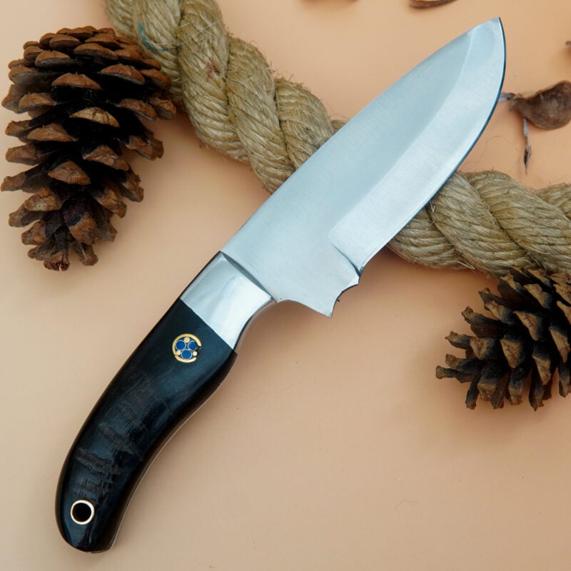 8" D2 SKINNER WITH MOSAIC PIN & LEATHER SHEATH SRH-8